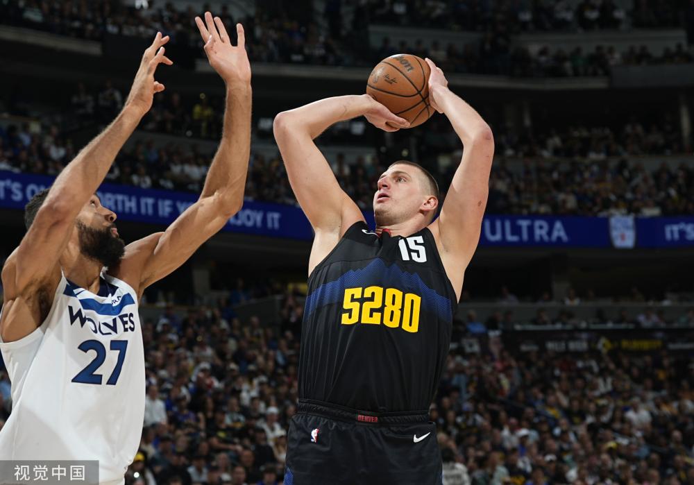 人就餐时的 人就餐时的