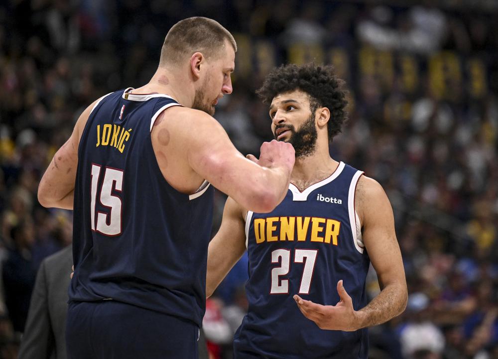 于在财务悬 于在财务悬