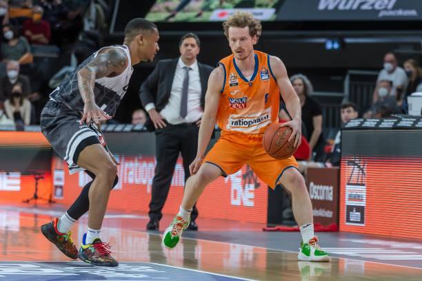 尤其是在与 尤其是在与