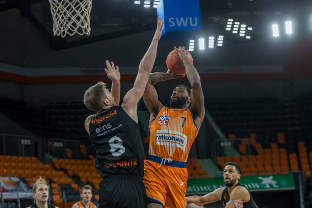 自身在冠军 自身在冠军