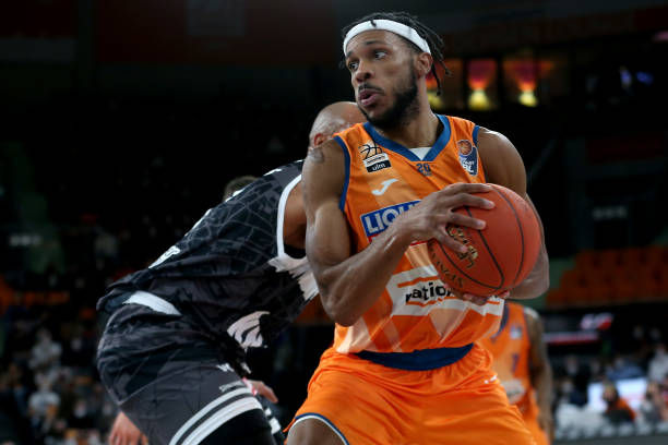 他在每一个 他在每一个