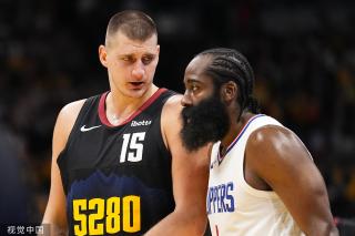 边后卫内收 边后卫内收